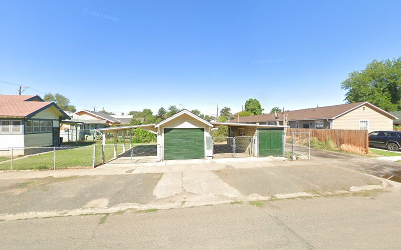 Salvation Army Yakima Corps. Community Ctr, Family Srvcs, Food Pantry, Worship Srvcs, Thrift Store, Offices.